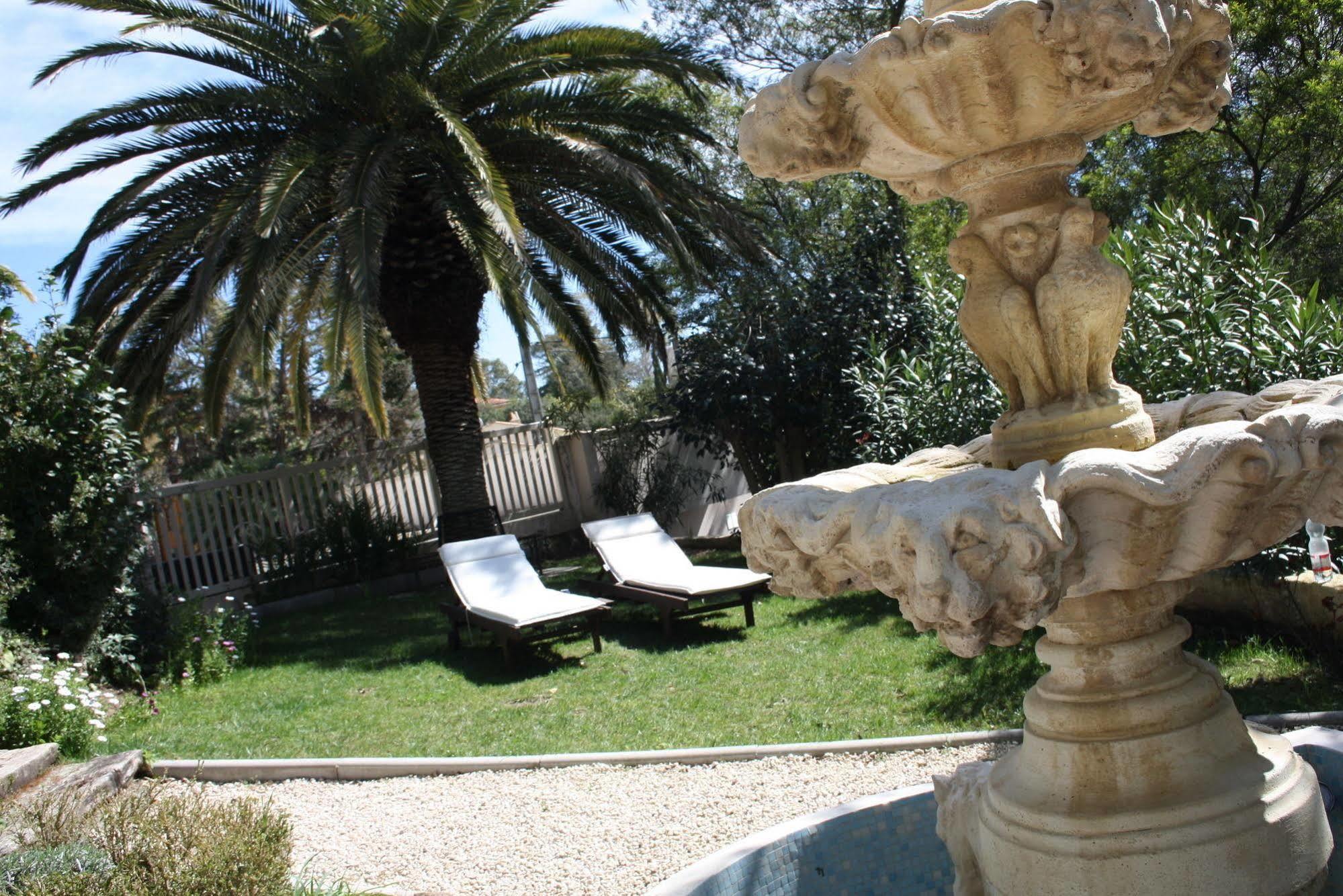 Hotel Villa La Cheneraie Saint-Raphaël Eksteriør billede