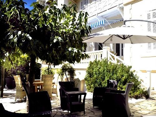 Hotel Villa La Cheneraie Saint-Raphaël Eksteriør billede
